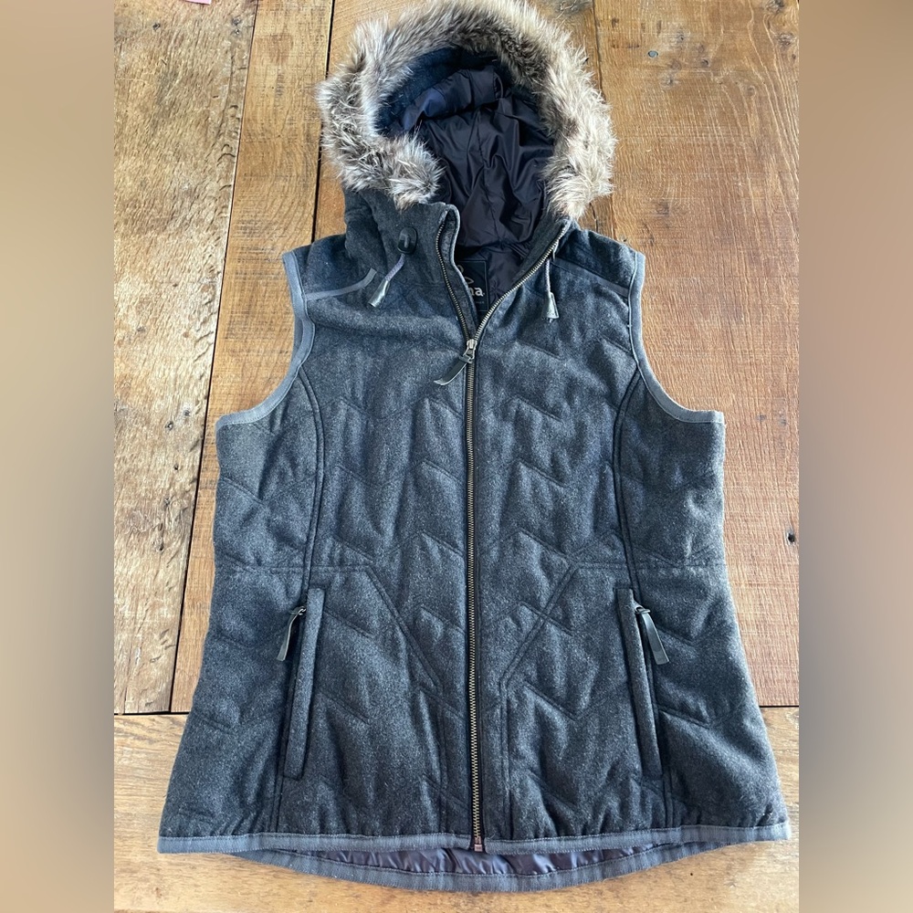 Dark Charcoal Gray Faux Fur Trim Prana Calla Insulated Vest Large